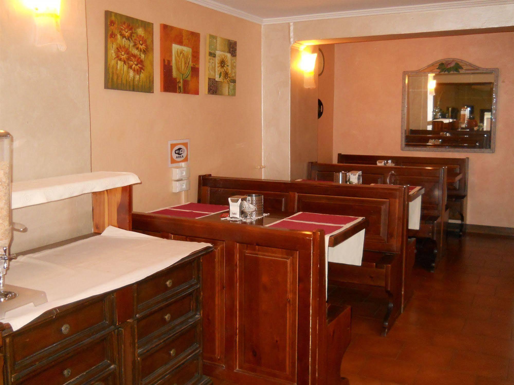 Hotel Il Rustichello Lonato Buitenkant foto