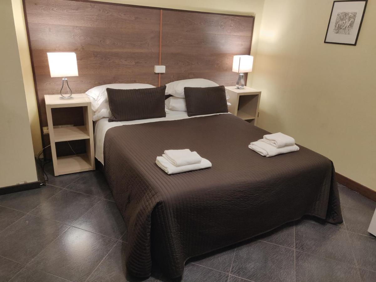 Hotel Il Rustichello Lonato Buitenkant foto