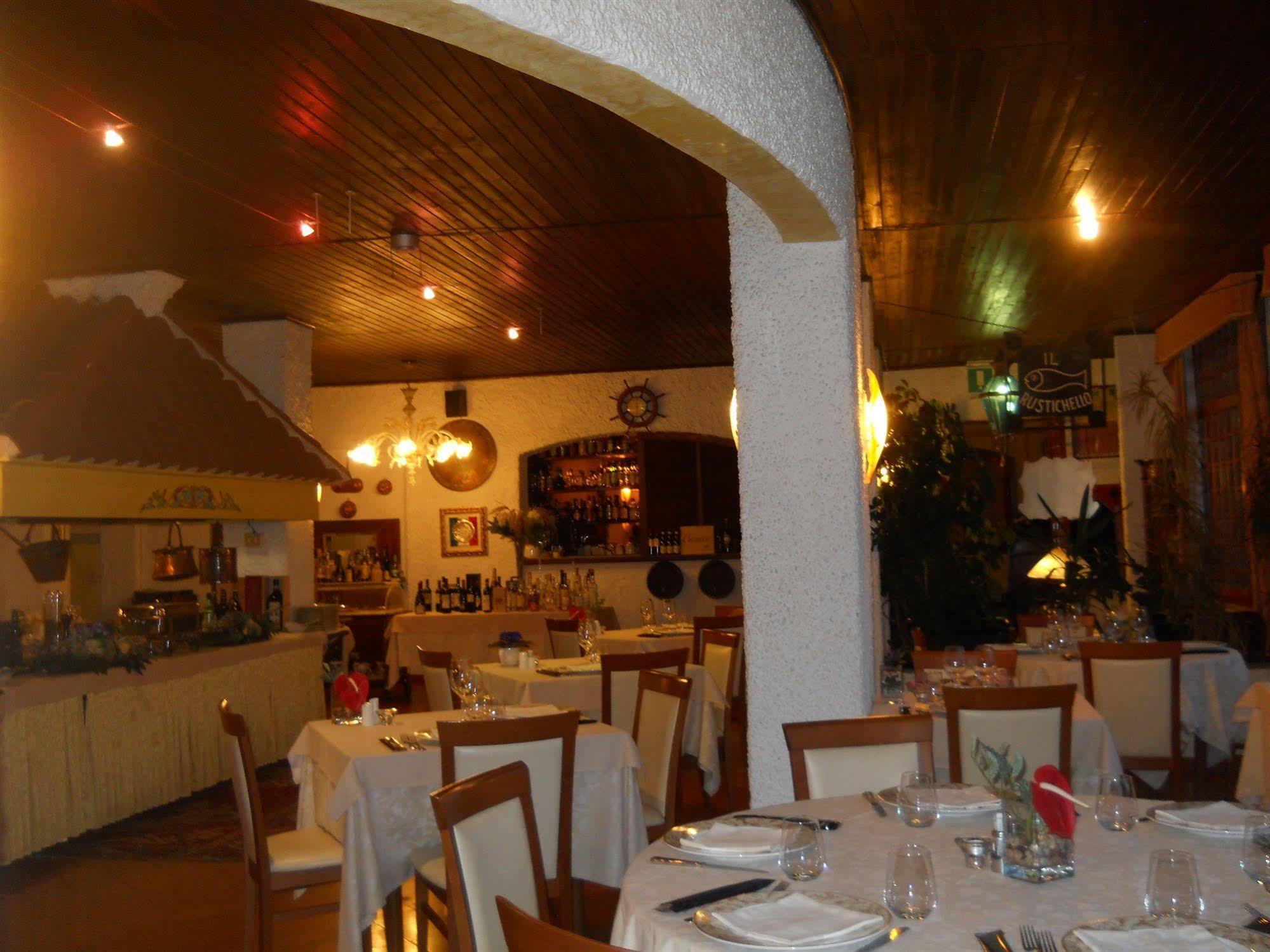 Hotel Il Rustichello Lonato Buitenkant foto