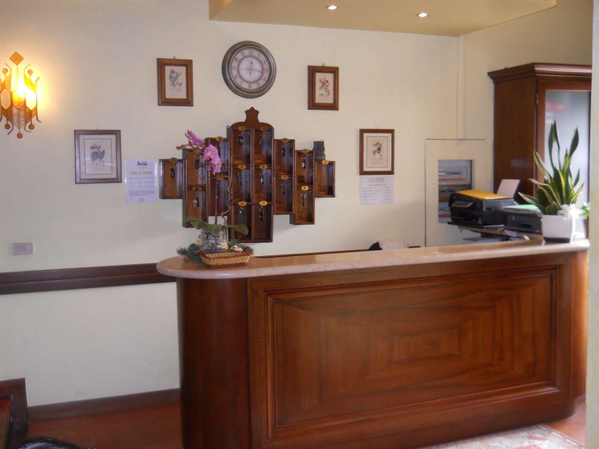 Hotel Il Rustichello Lonato Buitenkant foto