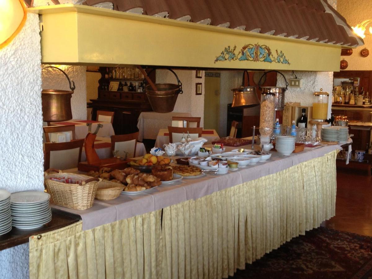 Hotel Il Rustichello Lonato Buitenkant foto